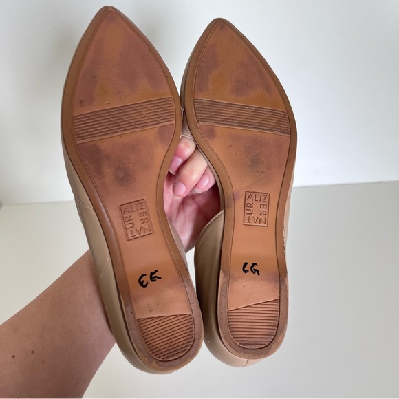 Naturalizer Women's Samantha Loafer Flat - Picture 9 of 10